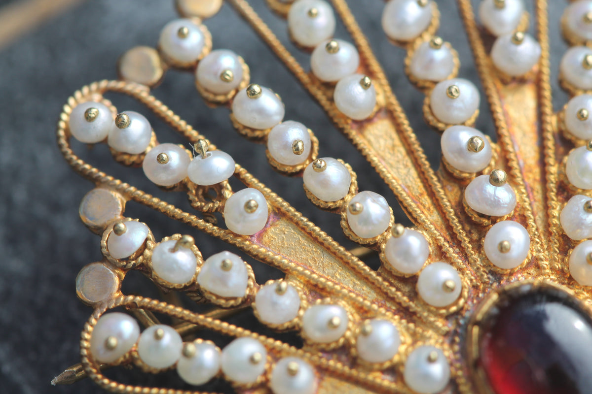 Vintage Italian 18ct Gold Garnet & Seed Pearl Cannetille Revival Brooch c.1970s — view 18