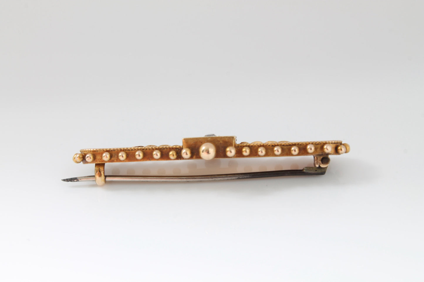 Victorian 15ct Gold and Diamond Bar Brooch