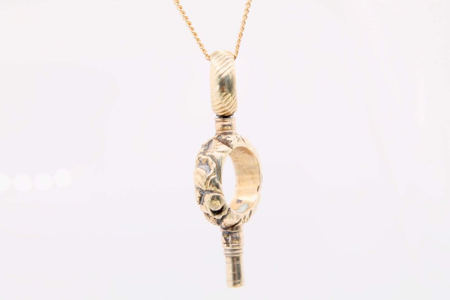 Antique-Victorian-15ct-Gold-Decorative-Floral-Watch-Key