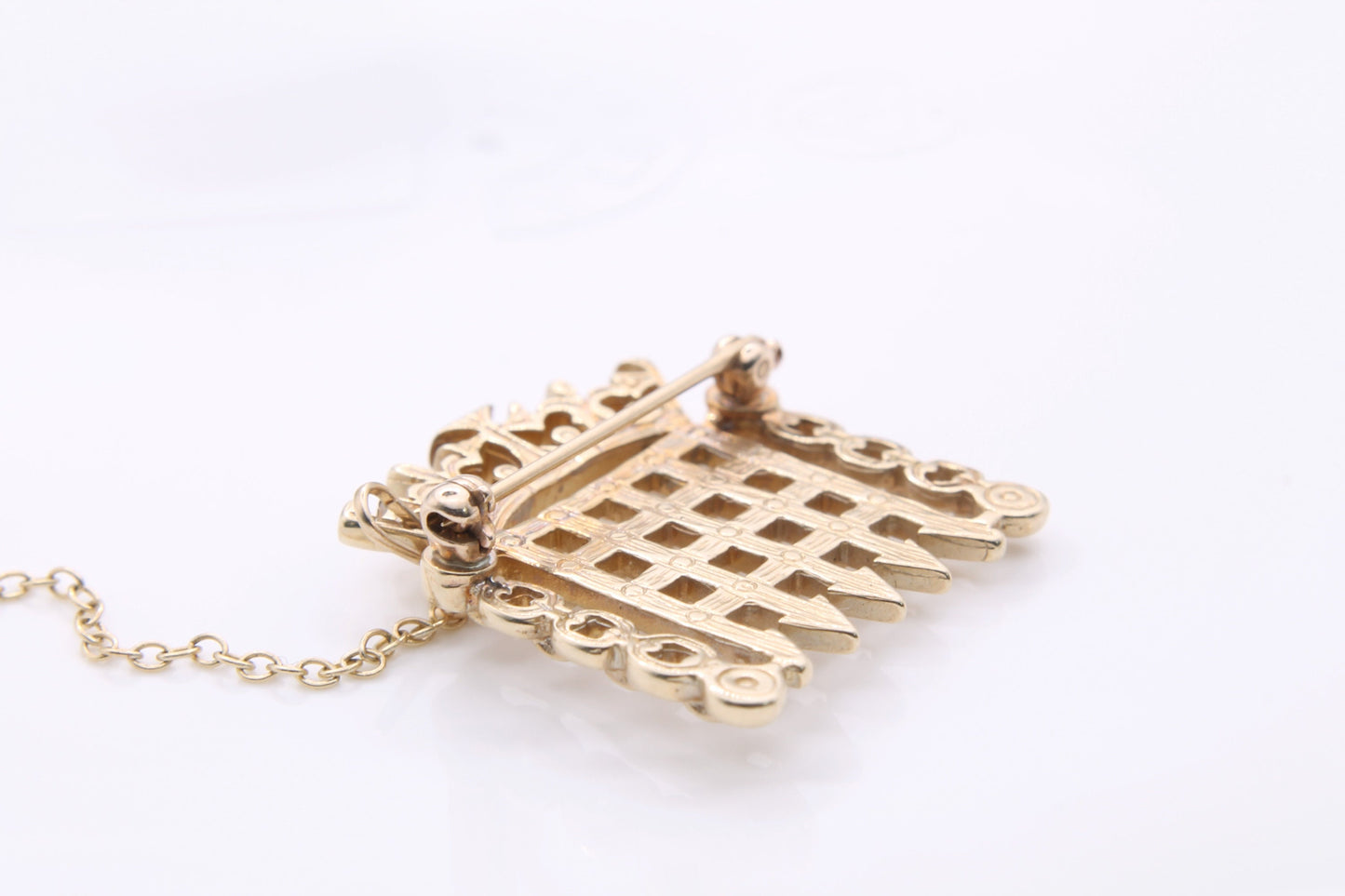 Vintage-9ct-Gold-London-Portcullis-Brooch---Ola-Gorie