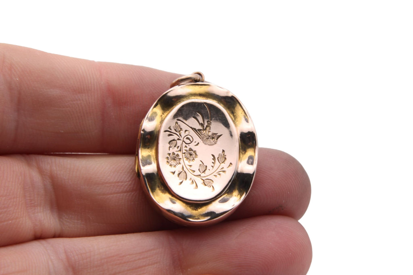 Antique-9ct-Gold-Back-&-Front-Decorative-Oval-Swallow-Locket