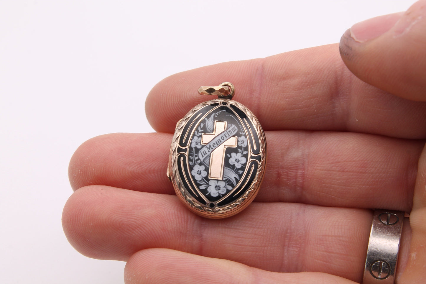 Antique 9ct Gold In Memoriam Enamel Locket