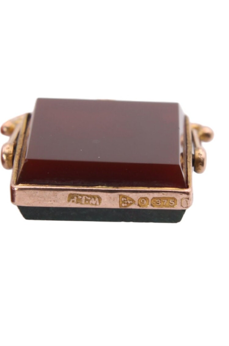 Antique-9ct-Gold-Bloodstone-Carnelian-Spinner-Pendant