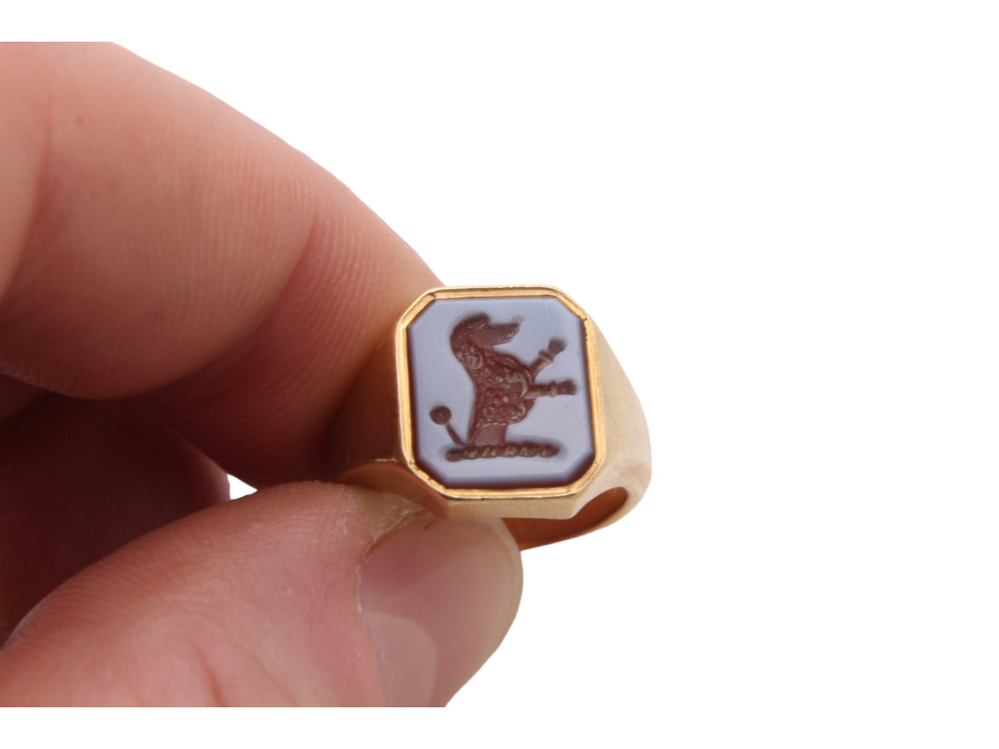 Vintage 18ct Yellow Gold Poodle Dog Crest Intaglio Signet Ring