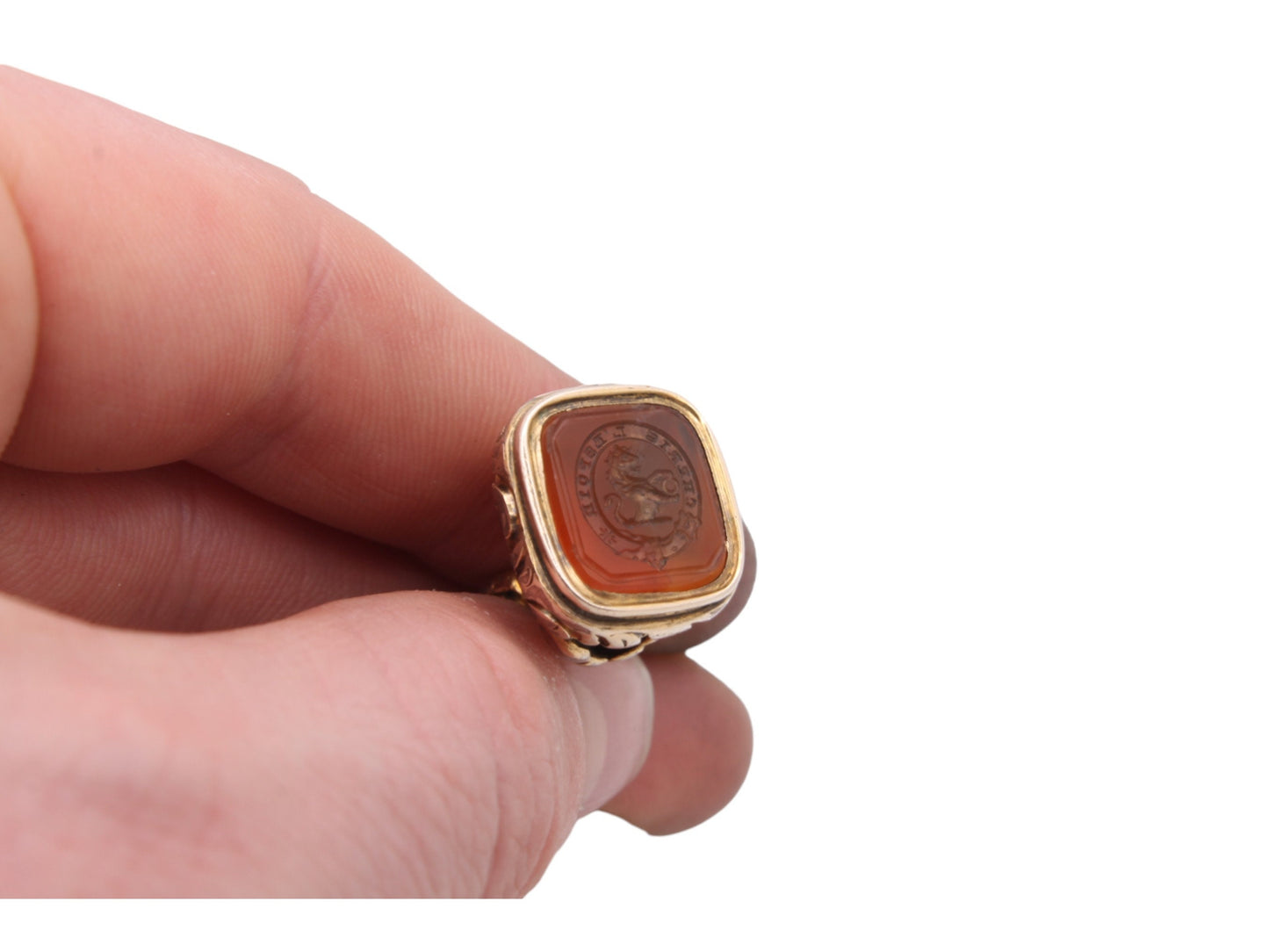 Antique-9ct-Gold-Cased-Intaglio-Lion-Cherish-Hope-Crest-Pendant
