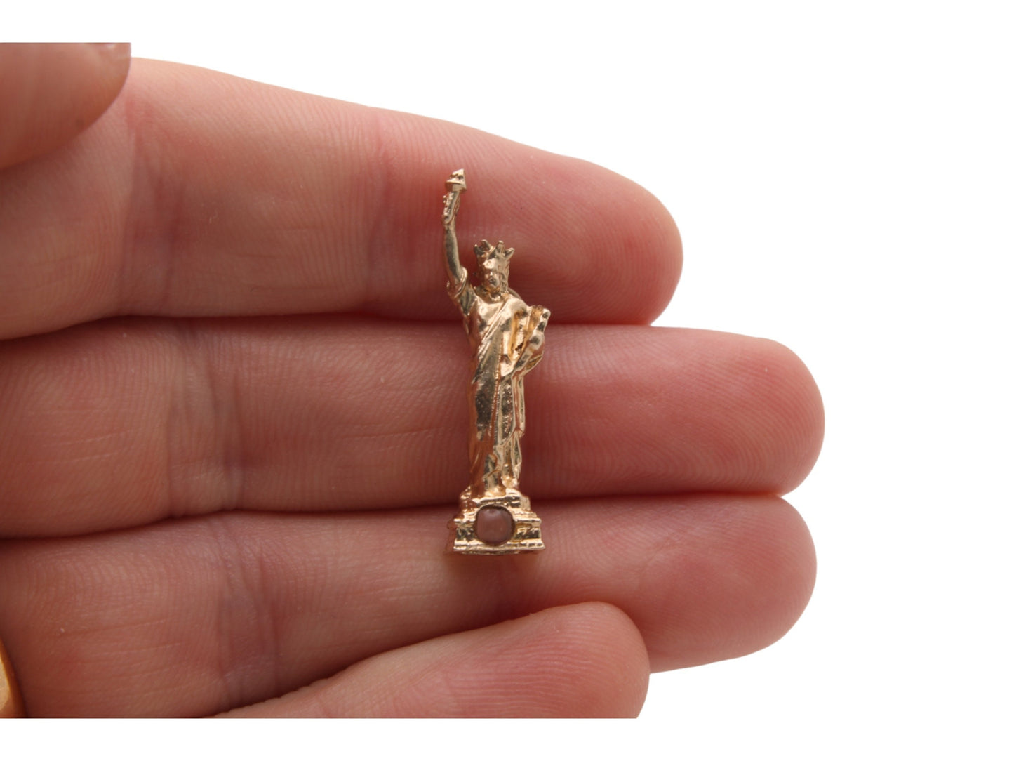 Vintage 9ct Gold Statue Of Liberty Pendant Charm