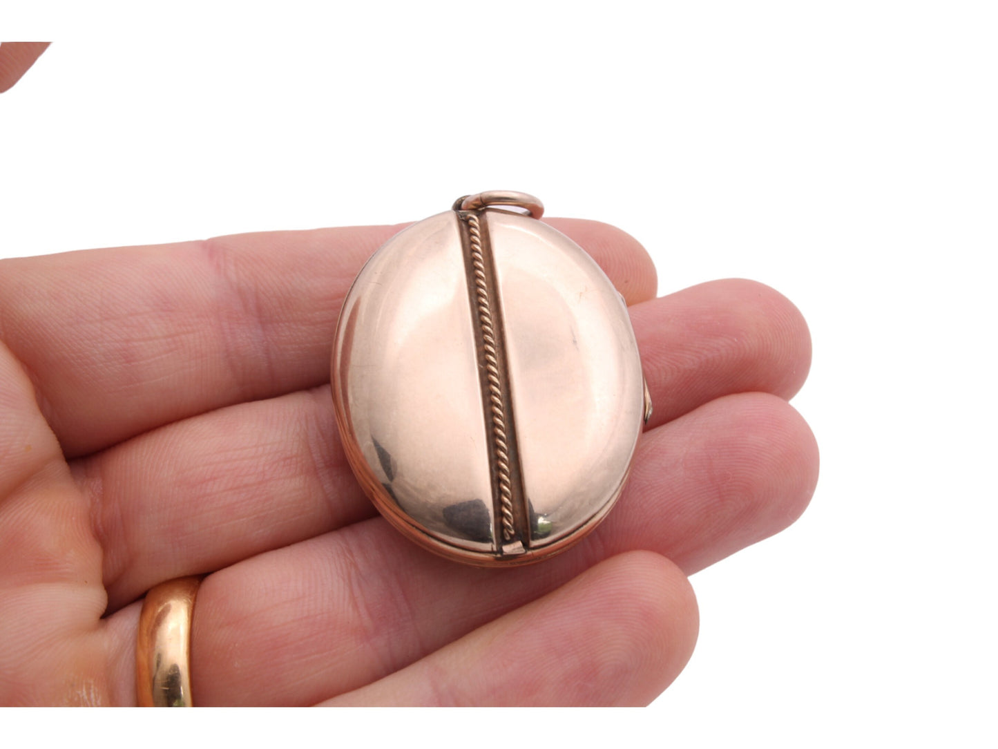 Antique-9ct-Gold-Oval-Shield-Locket