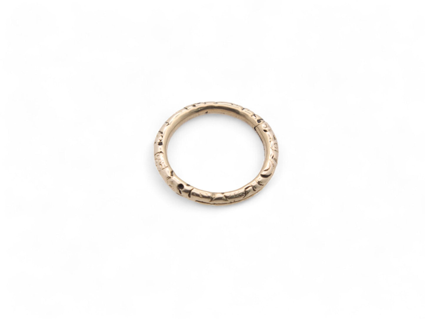 Antique-Victorian-15ct-Gold-Chased-Split-Ring,-15mm