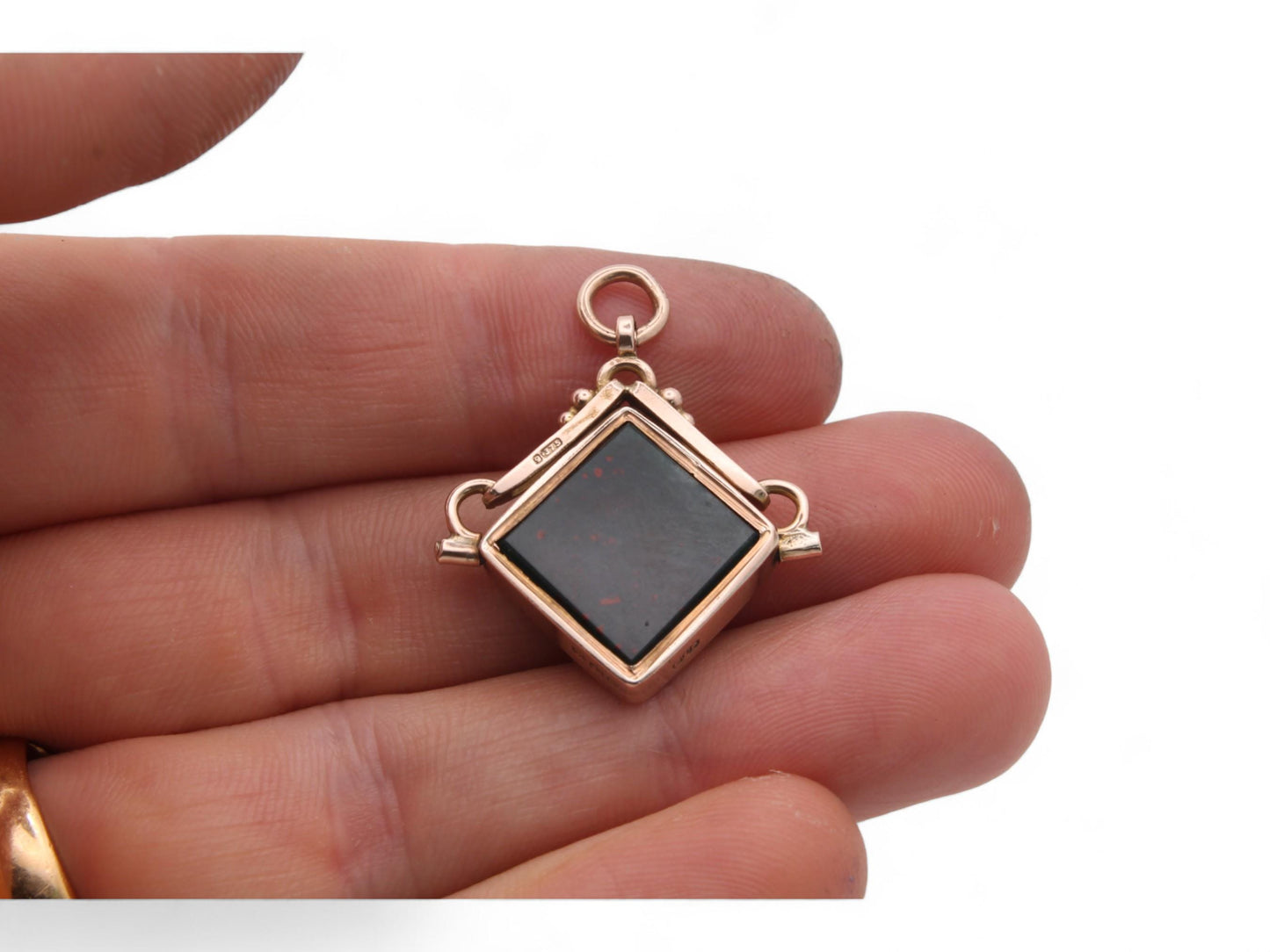 Antique 9ct Gold Bloodstone & Carnelian Square Spinner Pendant, 1924
