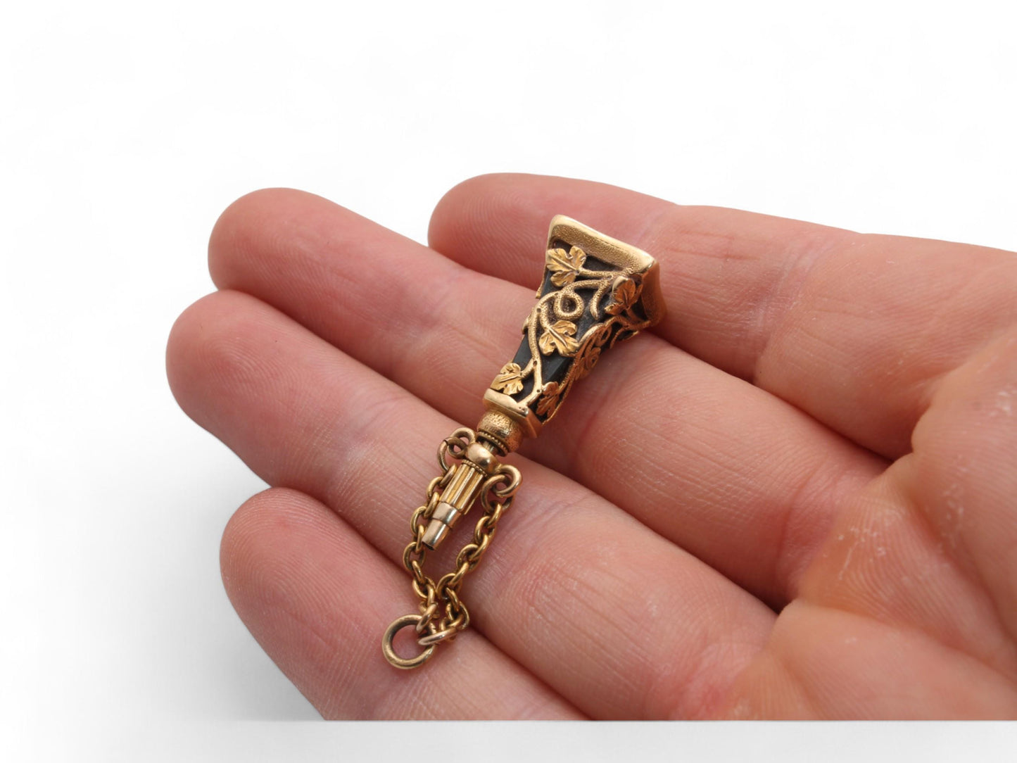 Antique-15ct-Gold-Ivy-Motif-Watch-Key-Pendant-With-Greyhound-Intaglio-Crest