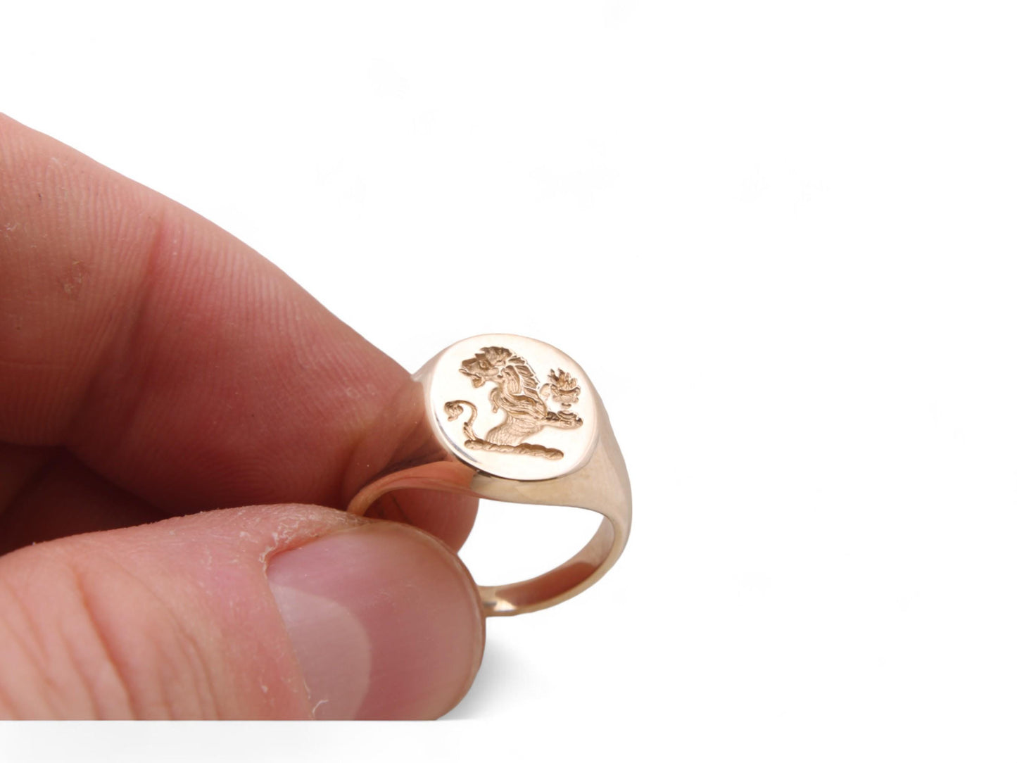Vintage 9ct Gold Intaglio Lion Crest Signet Ring