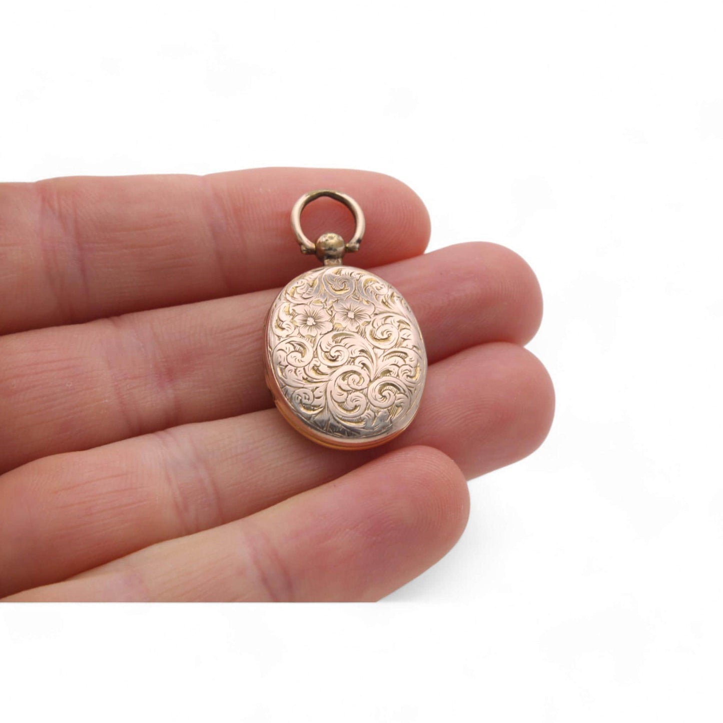 Antique-9ct-Gold-Decorative-Locket