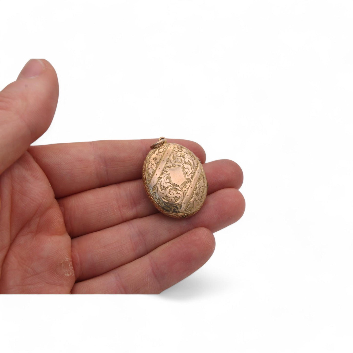 Antique 9ct Gold Decorative Engraved Locket