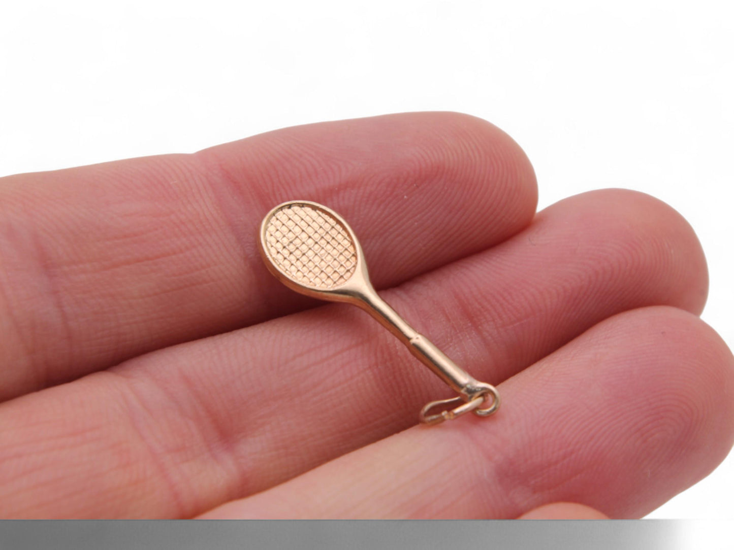 Vintage-9ct-Gold-Tennis-Racket-Charm
