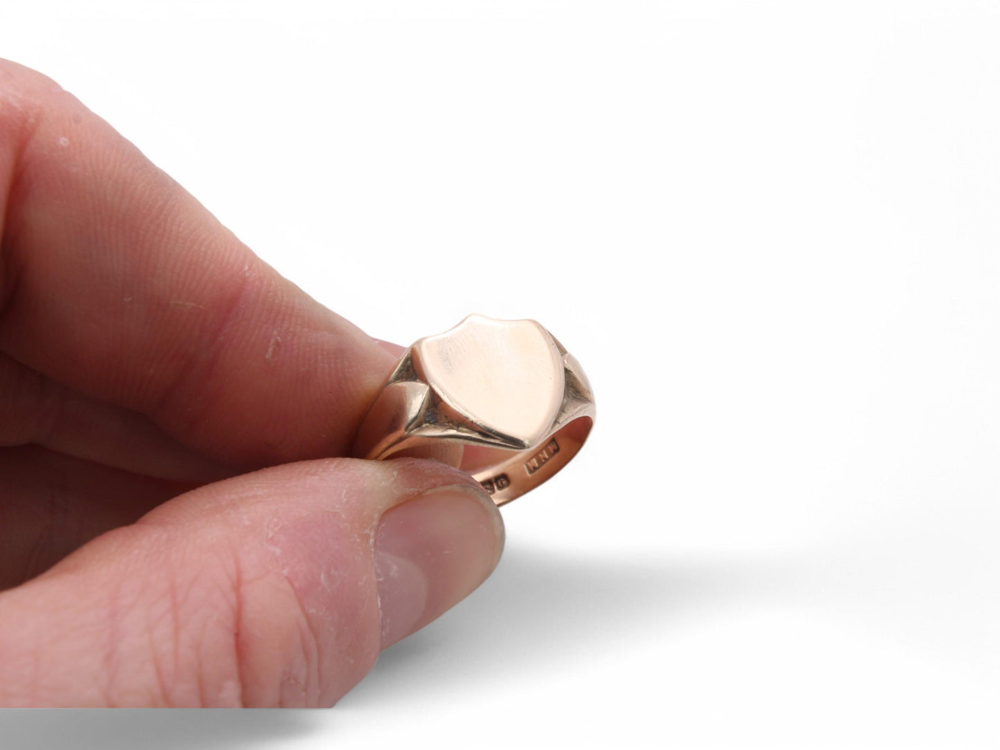 Antique-9ct-Gold-Shield-Signet-Ring,-1915