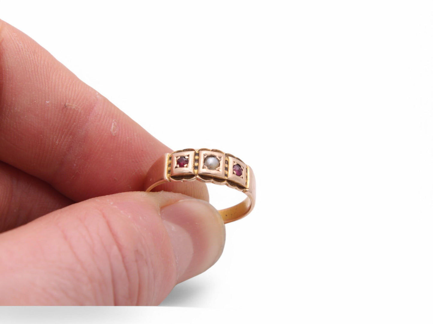 Antique-15ct-Gold-Ruby-&-Pearl-Gypsy-Ring,-1889