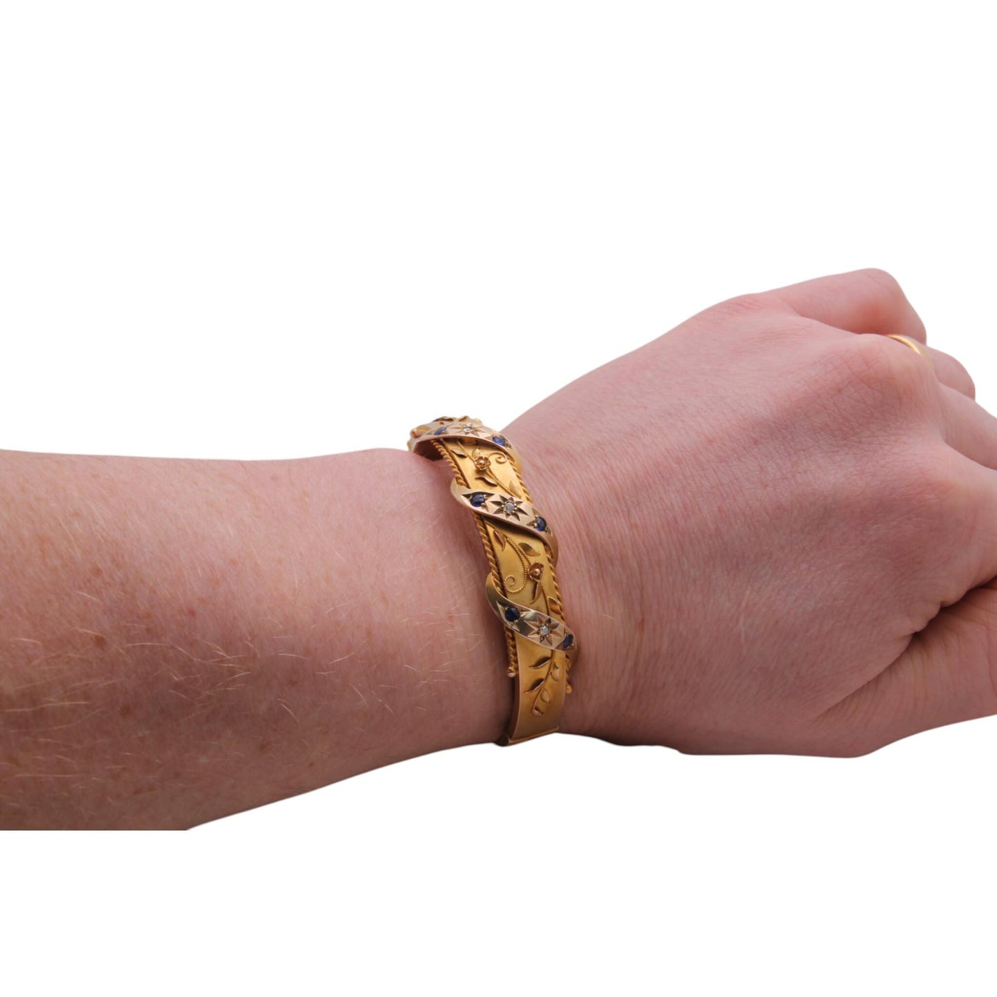 Antique-9ct-Gold-Decorative-Floral-Diamond-Bangle,-1912