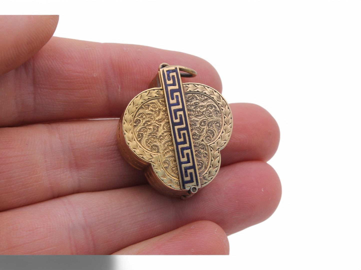 Antique 15ct Gold Chased Spade Pendant With Moving Gambling Dice