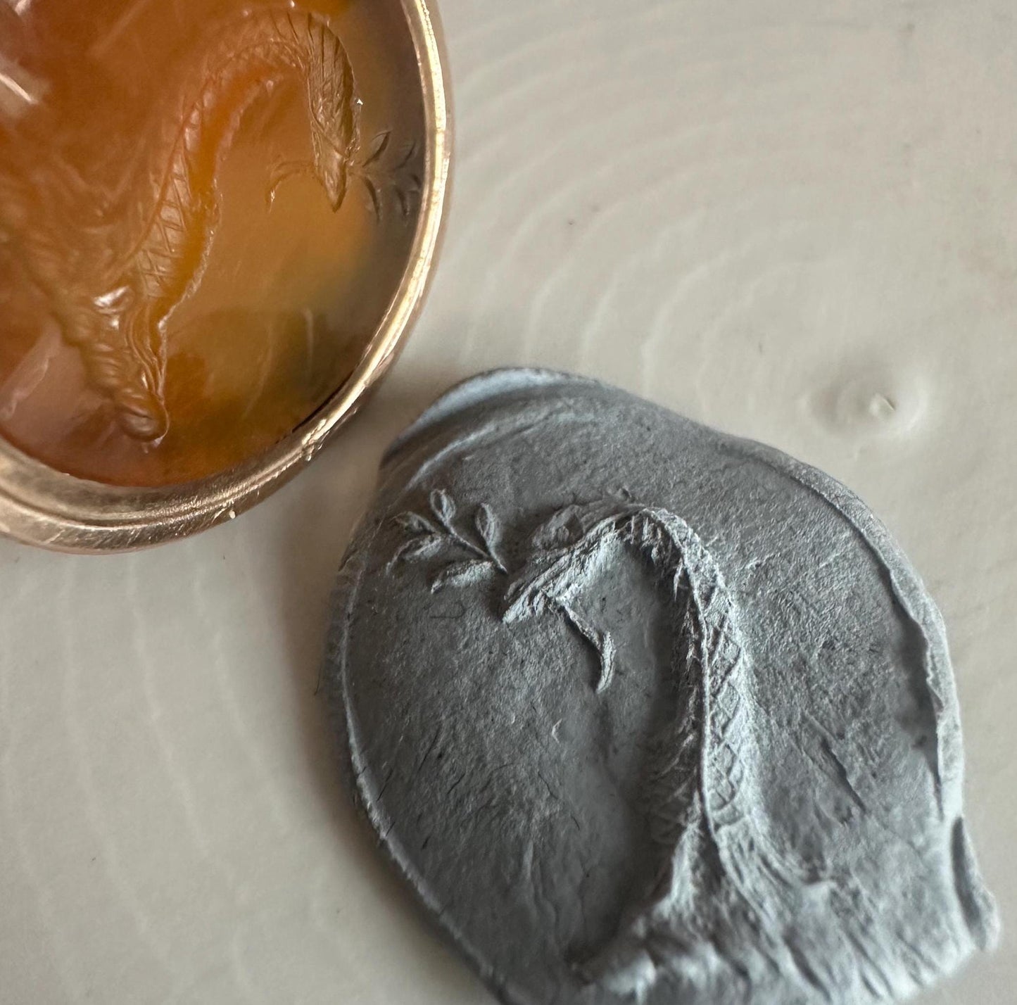 Antique-9ct-Gold-Intaglio-Snake-Crest-Pendant