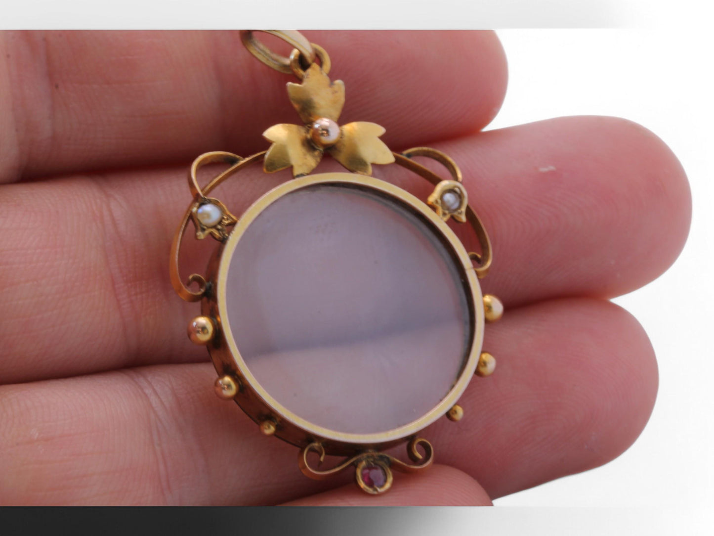 Antique-9ct-Gold-Pearl-&-Ruby-Open-Face-Locket