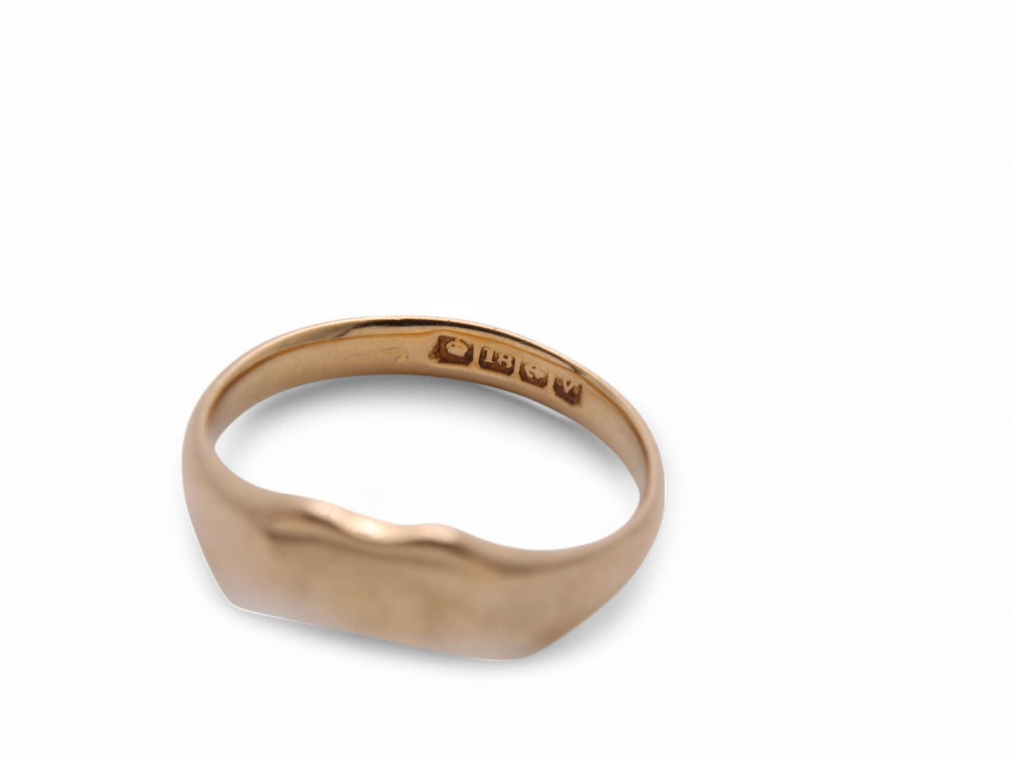 Antique 18ct Gold Shield Signet Ring