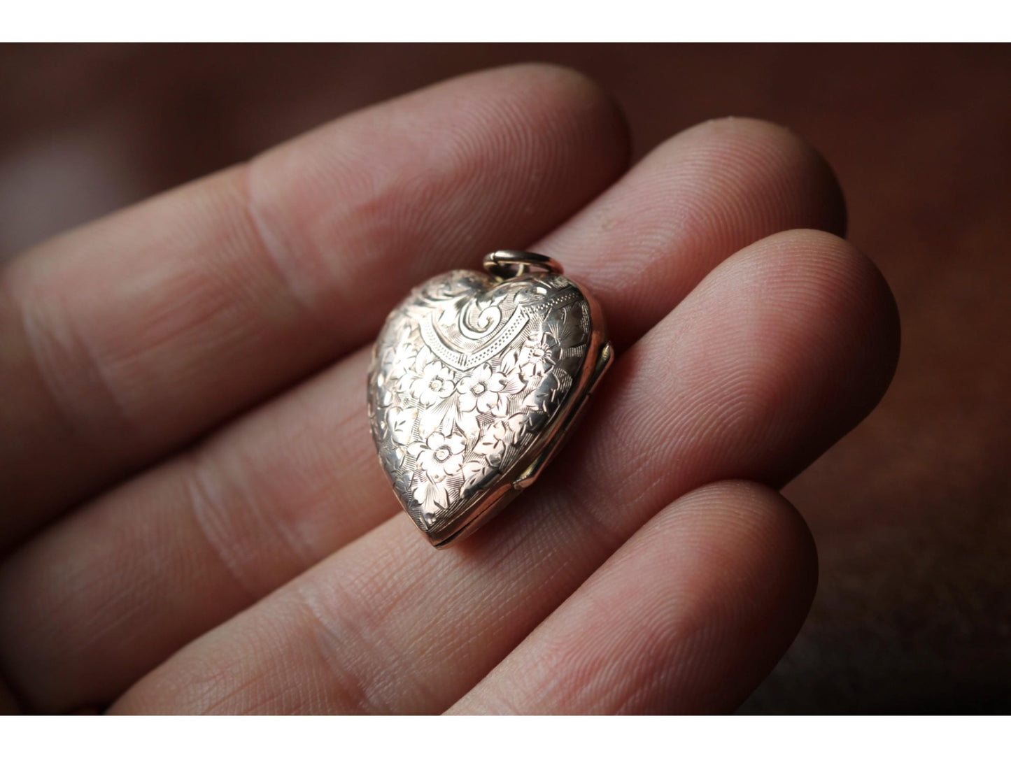 Antique 9ct Gold Forget Me Not Heart Locket