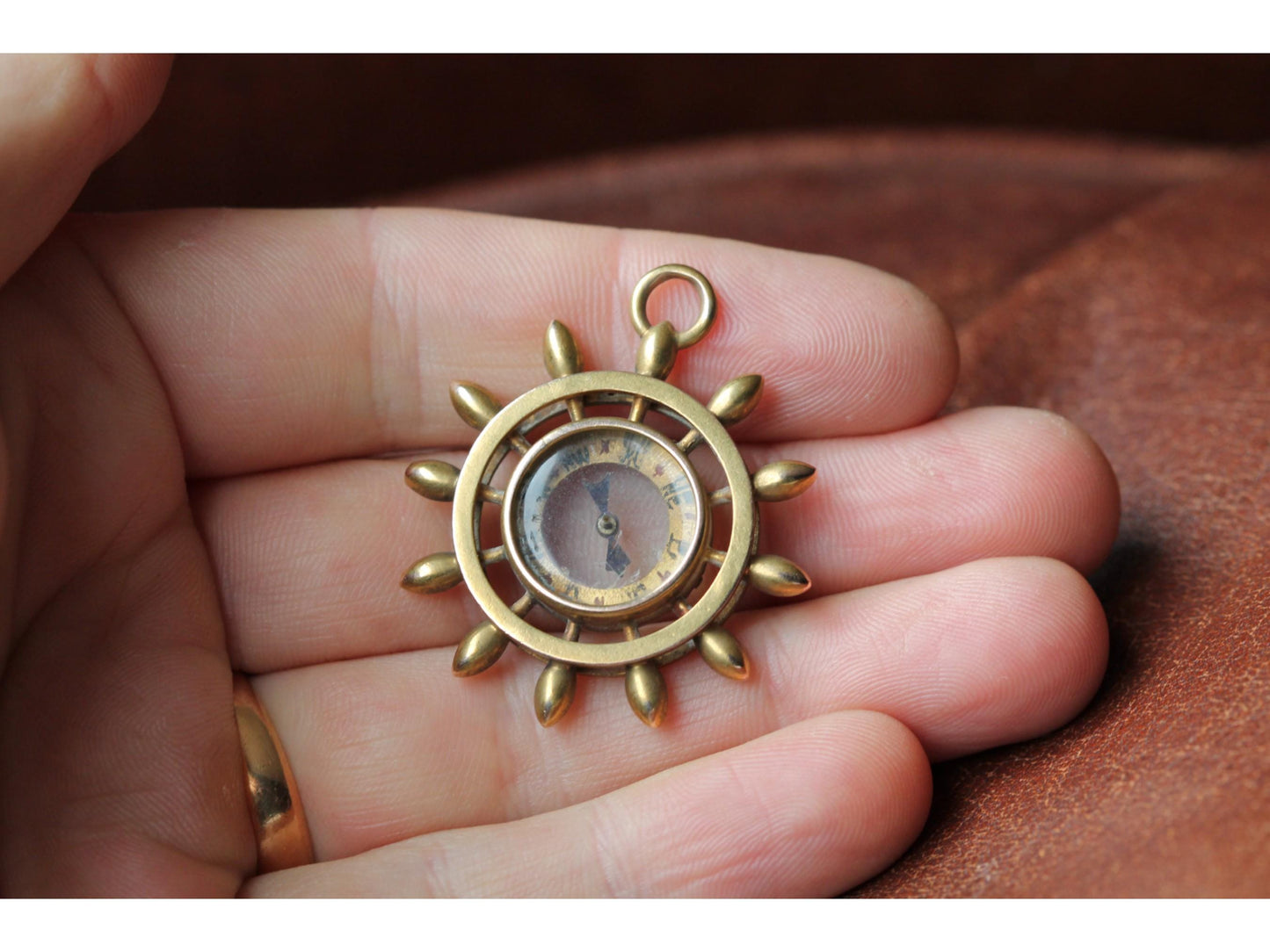 Antique 9ct Gold Ships Wheel Compass