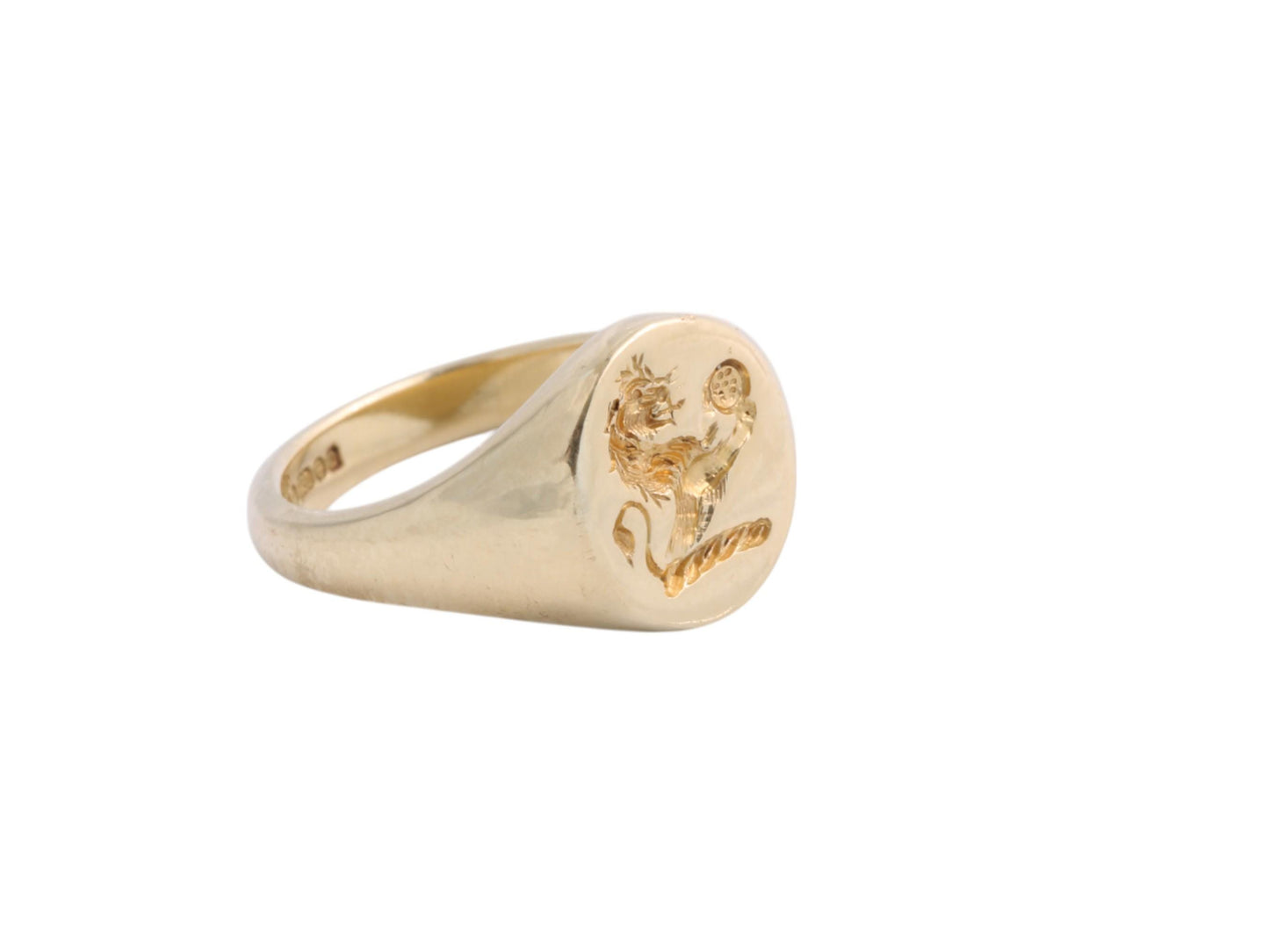Vintage 18ct Gold Lion Holding Globe Intaglio Crest Signet Ring