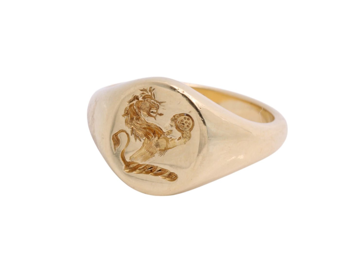 Vintage 18ct Gold Lion Holding Globe Intaglio Crest Signet Ring