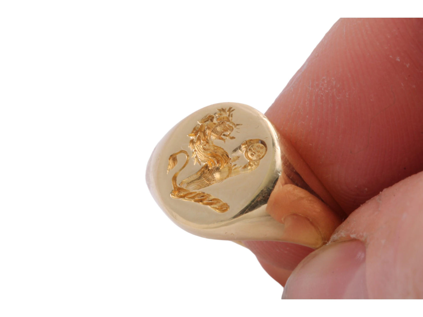 Vintage 18ct Gold Lion Holding Globe Intaglio Crest Signet Ring