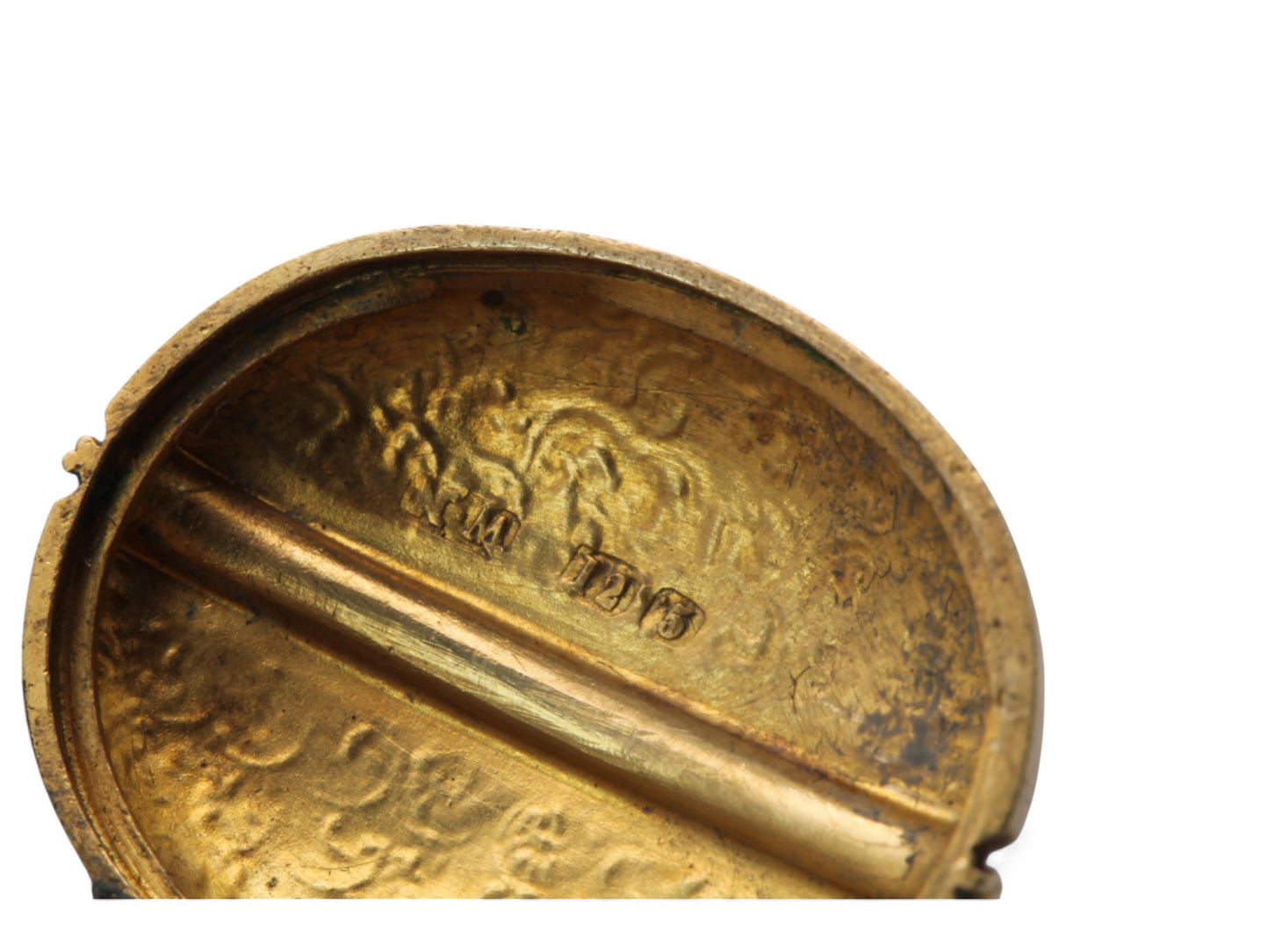 Antique 12.5ct Gold Coffee Bean Chased Locket