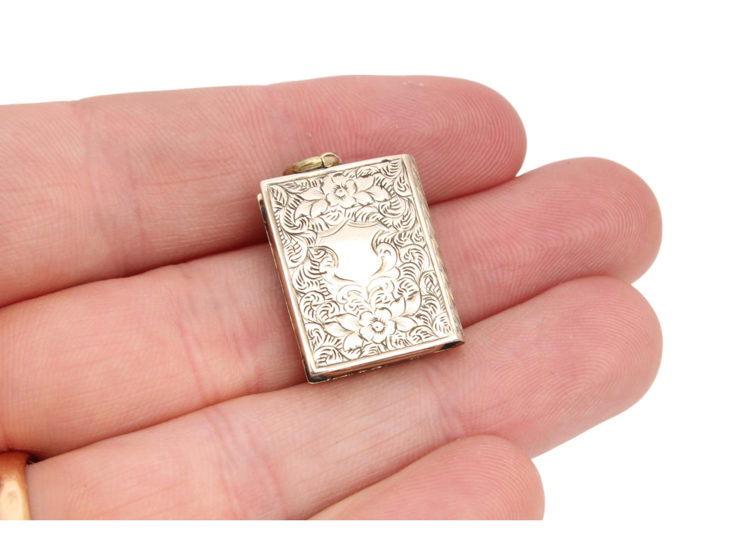 Antique 9ct Gold Ivy, Forget Me Not Book Locket