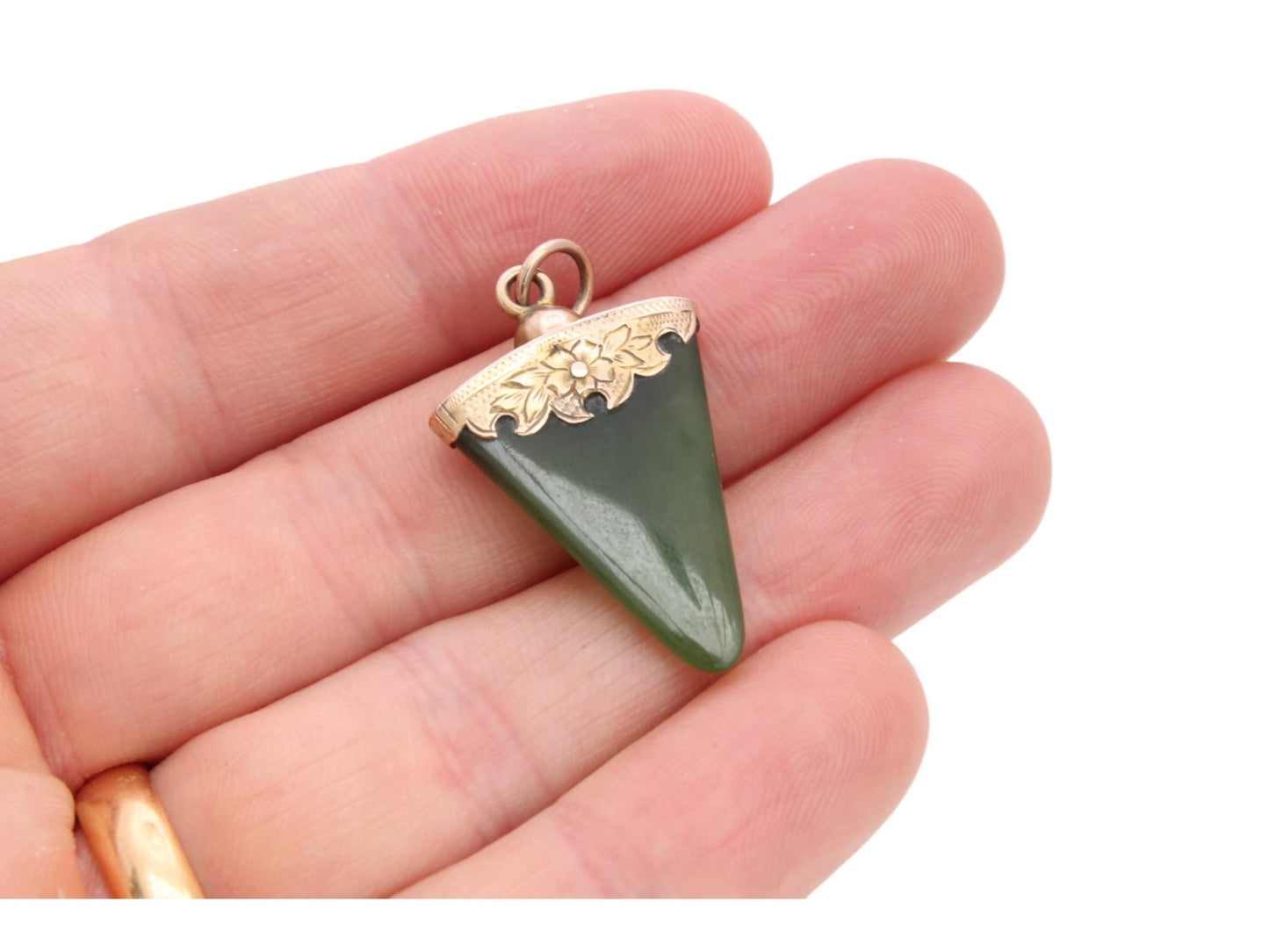 Antique 9ct Gold New Zealand Nephrite Pendant