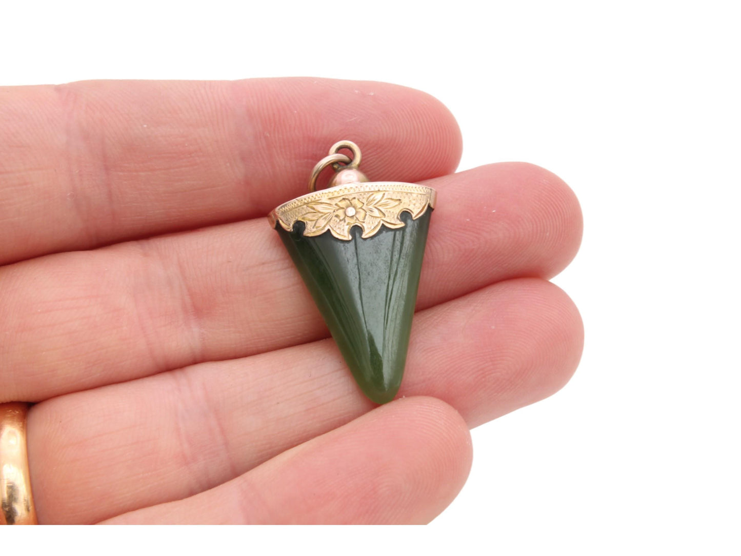 Antique 9ct Gold New Zealand Nephrite Pendant
