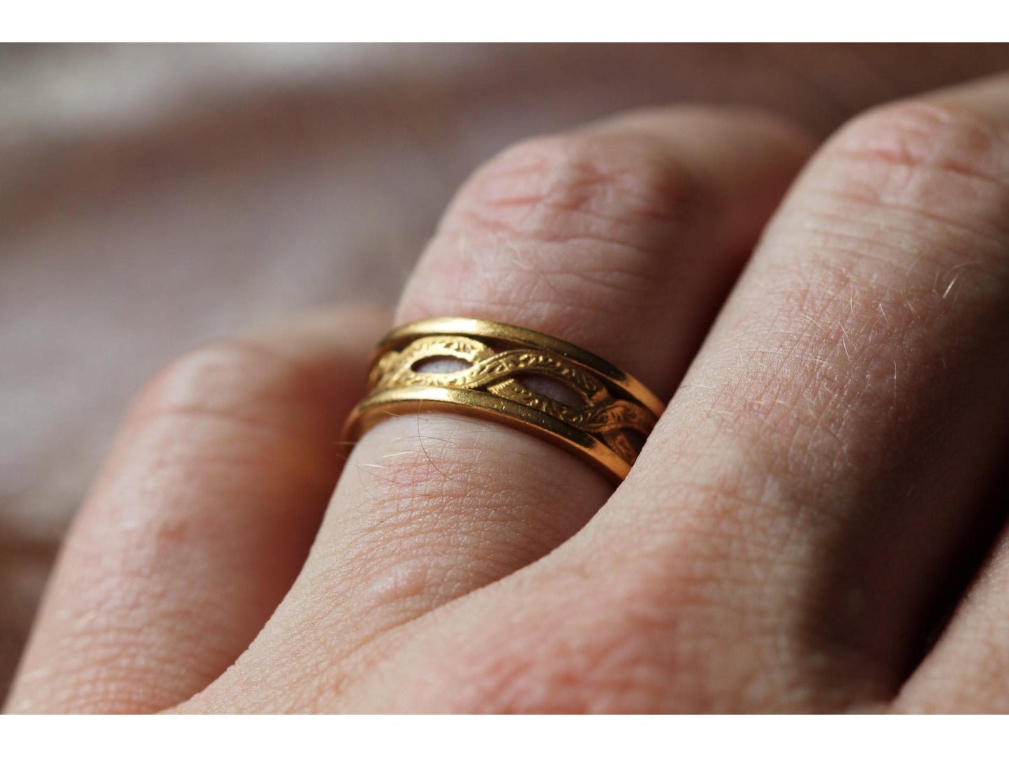 Vintage 22ct Gold Entwined Wedding Band Ring