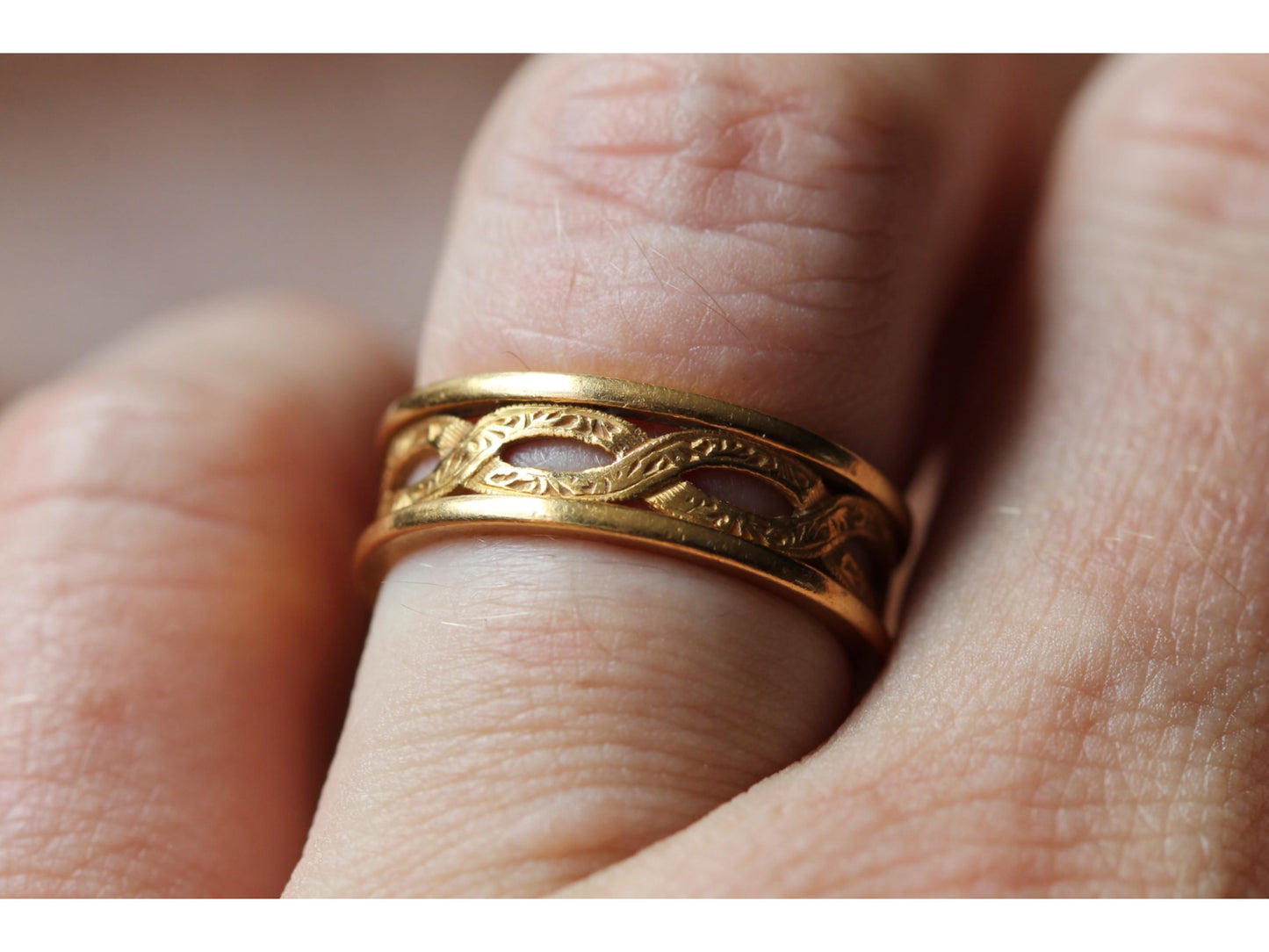 Vintage 22ct Gold Entwined Wedding Band Ring