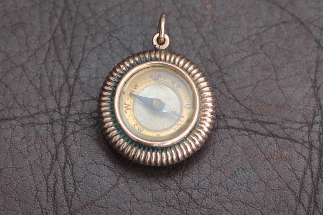 Antique-9ct-Rose-Gold-Filled-Essex-Crystal-Horse-Compass-Pendant