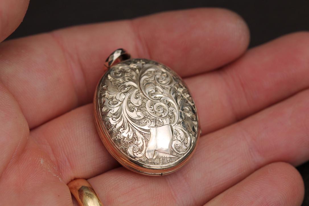 Antique 9ct Rose Gold Forget Me Not Chased Locket