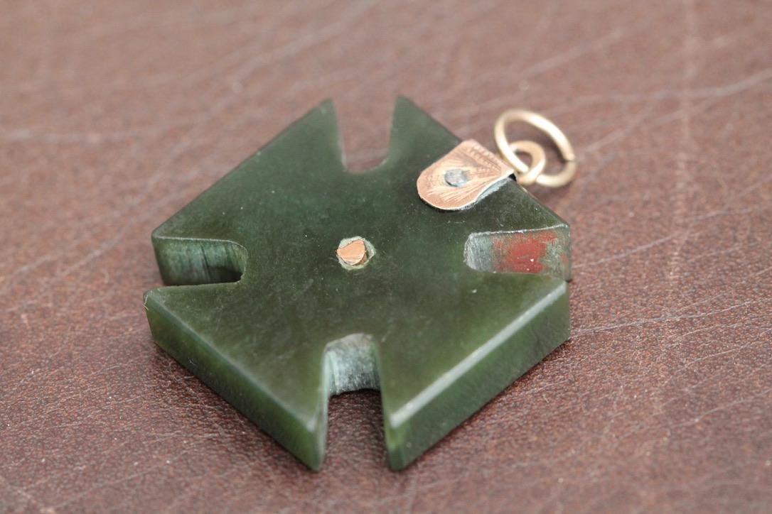 Antique 9ct Gold New Zealand Nephrite Maltese Cross "Kia Ora" Pendant