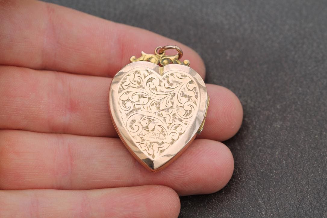 Antique 9ct Rose Gold Large Chased Heart Locket
