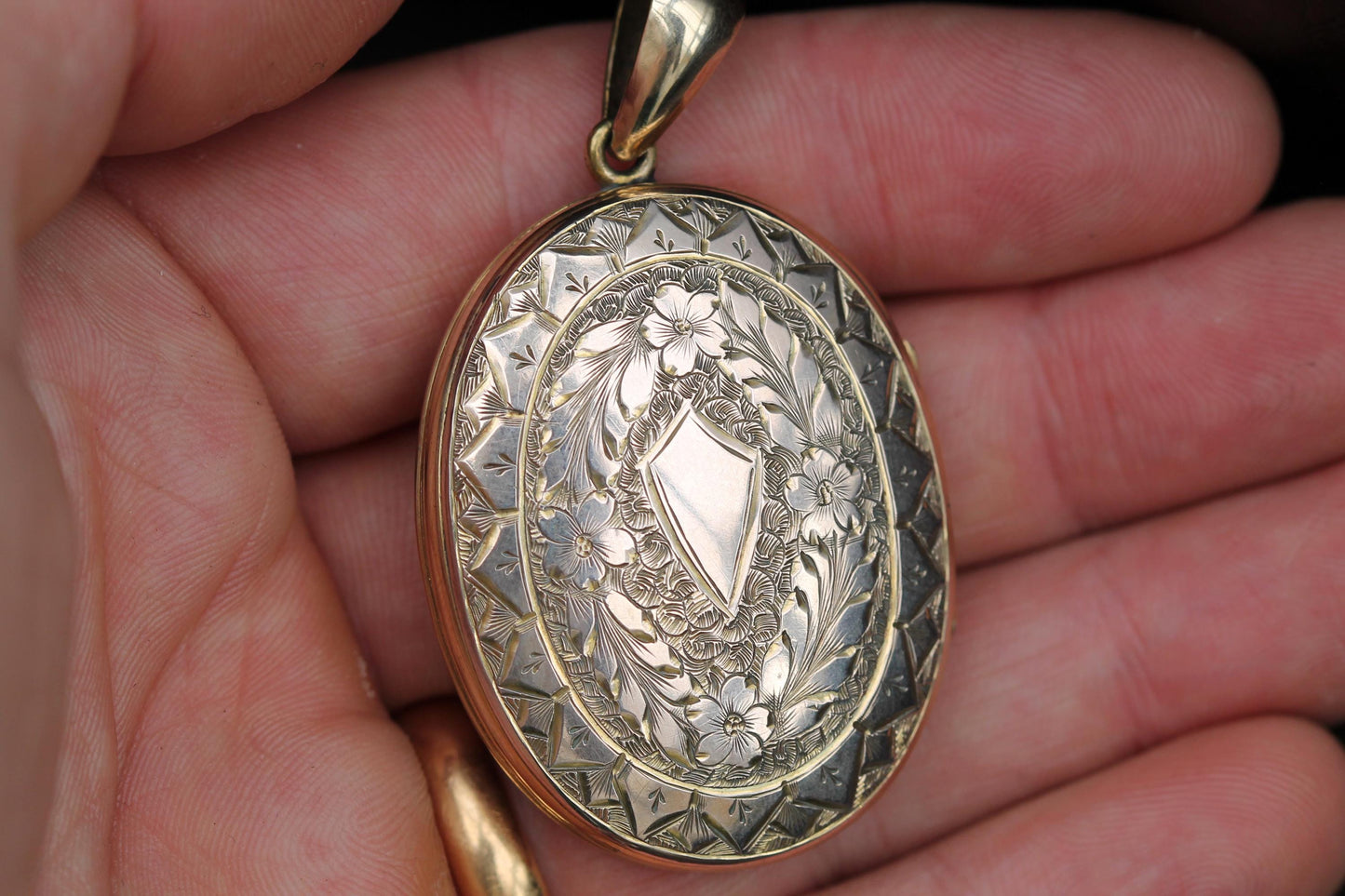 Antique 9ct Gold Large Chased Forget Me Not Locket
