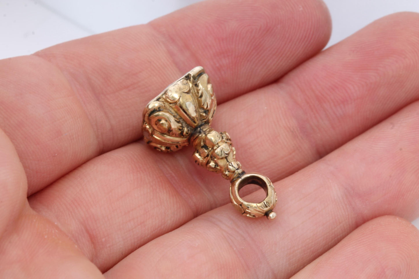 Antique 9ct Gold Filled Forget Me Not Flower Chalcedony Intaglio Seal Pendant