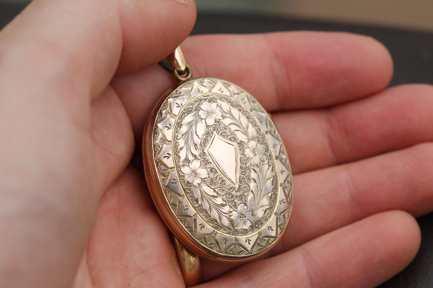 Antique 9ct Gold Large Chased Forget Me Not Locket