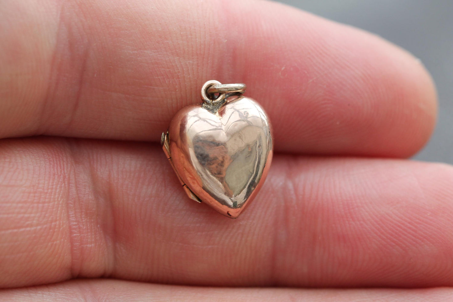 Antique 9ct Gold Small Heart Charm Locket
