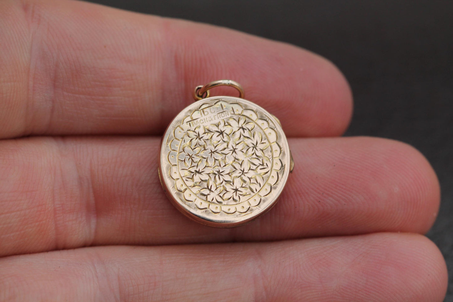 Antique 15ct Gold Ivy Forget Me Not Locket