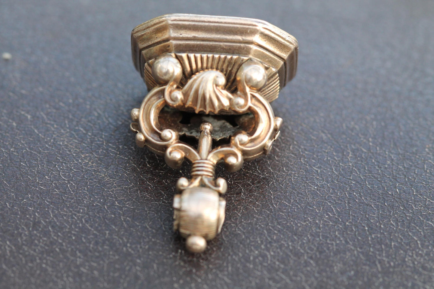 Antique 9ct Gold Citrine Intaglio Boar Seal Pendant