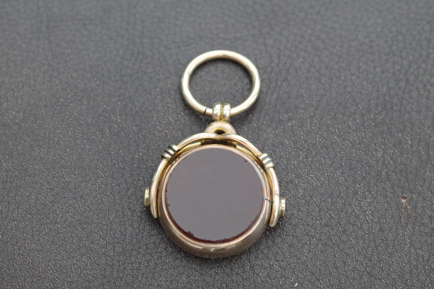 Antique-9ct-Gold-Gambling-Dice-Shaker-Spinner-Pendant
