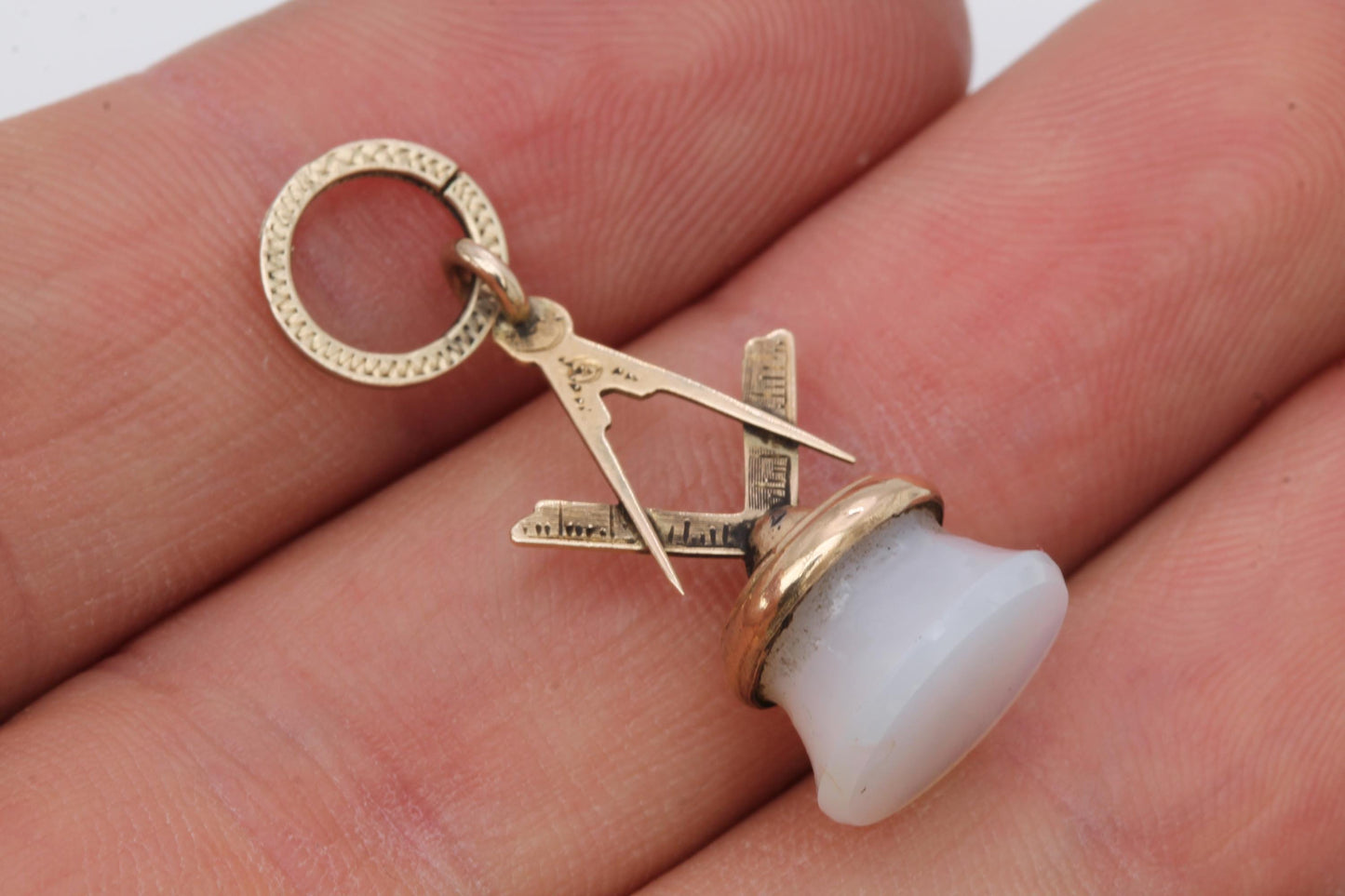 Antique 9ct Gold Masonic Chalcedony Pendant