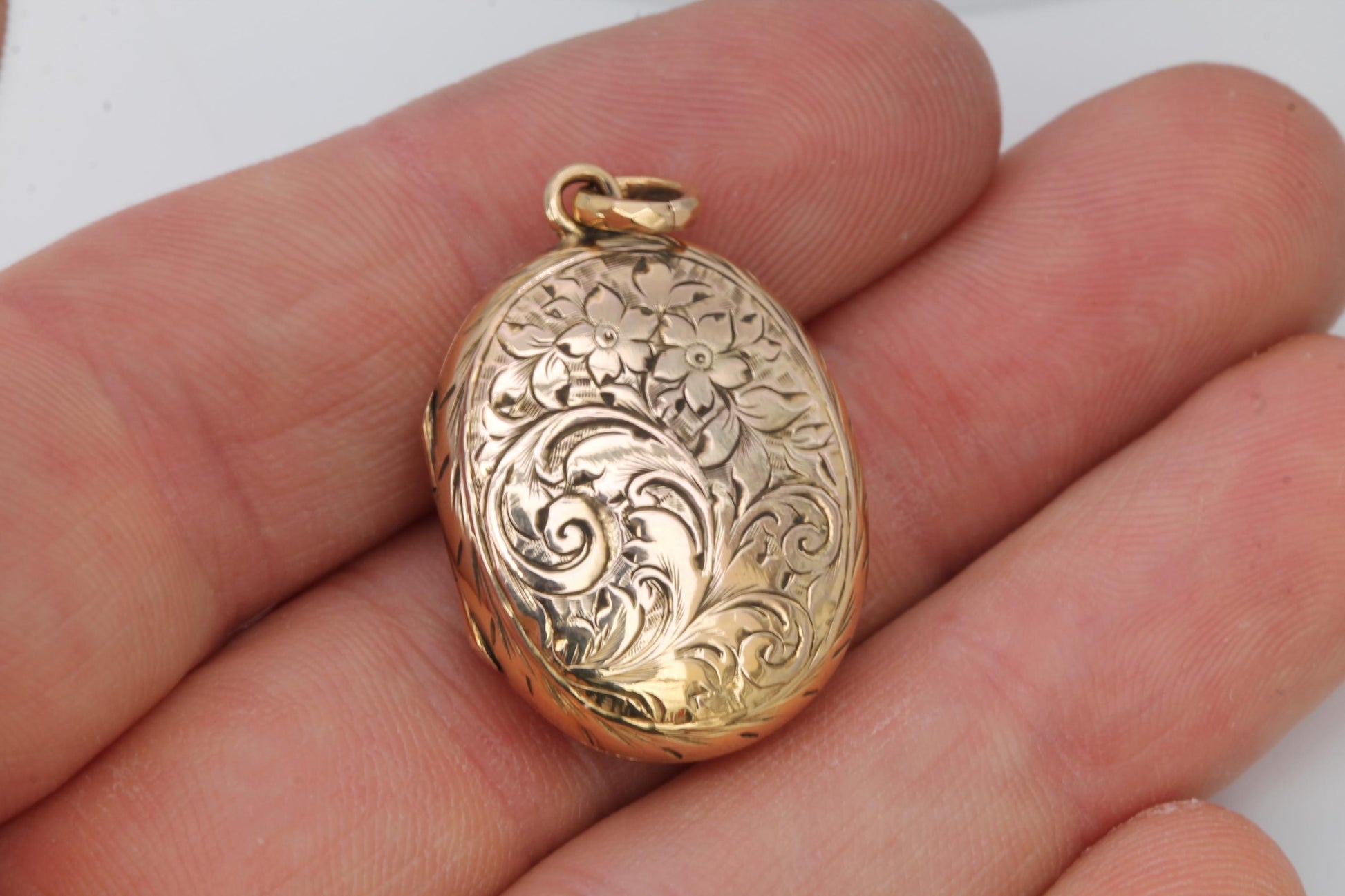 Antique-Victorian-9ct-Gold-Locket,-Forget-Me-Not-&-Ivy-Chasing,-Sentimental-Keepsake-Pendant-c.1890