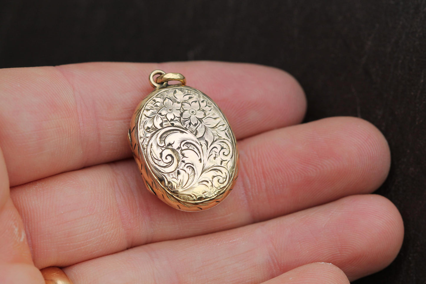 Antique Victorian 9ct Gold Locket, Forget-Me-Not & Ivy Chasing, Sentimental Keepsake Pendant c.1890